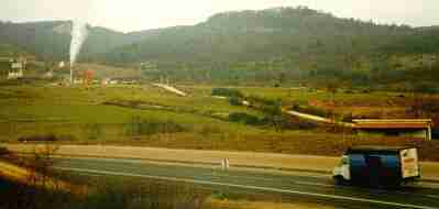 Carreteras y f&aacute;bricas rodean Altsasu