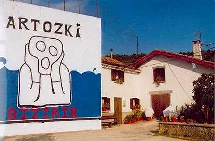 Un mural en el front�n